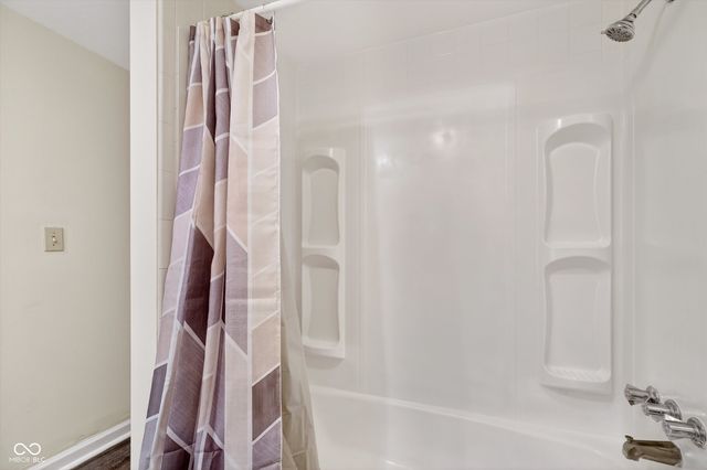 7472 Countrybrook Drive, Indianapolis, IN 46260