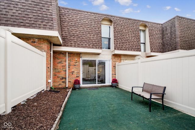 7472 Countrybrook Drive, Indianapolis, IN 46260