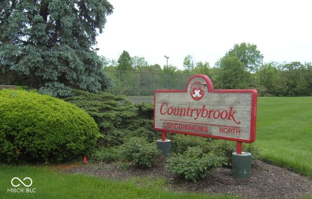 7472 Countrybrook Drive, Indianapolis, IN 46260