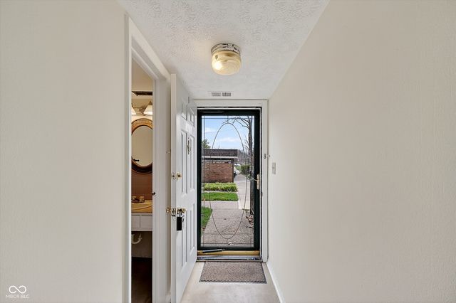 7472 Countrybrook Drive, Indianapolis, IN 46260