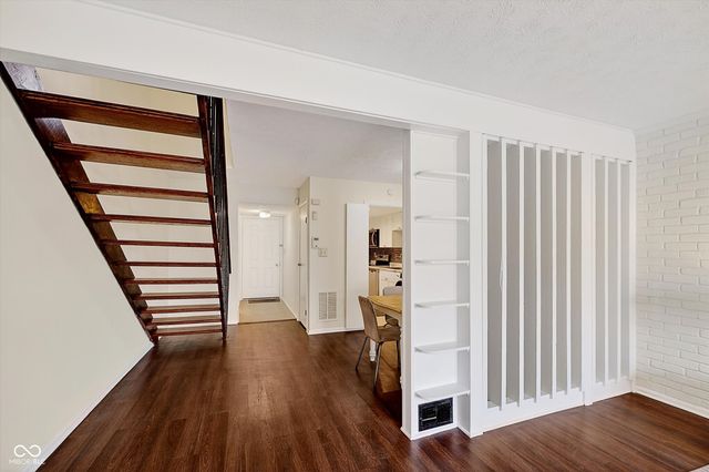 7472 Countrybrook Drive, Indianapolis, IN 46260