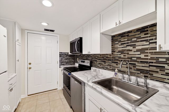 7472 Countrybrook Drive, Indianapolis, IN 46260