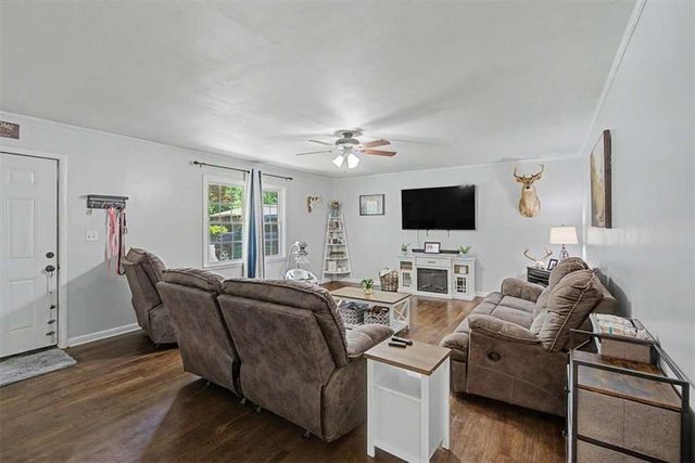 98 James Street, Tallapoosa, GA 30176