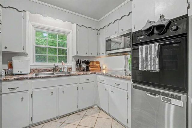 98 James Street, Tallapoosa, GA 30176
