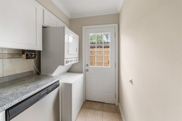 515 Tallowood Road 23, Houston, TX 77024
