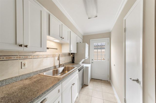 515 Tallowood Road 23, Houston, TX 77024