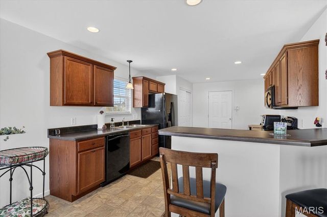 5037 Bristol Hill Dr, O'fallon, IL 62269