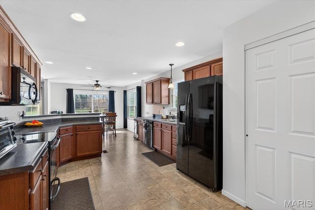 5037 Bristol Hill Dr, O'fallon, IL 62269