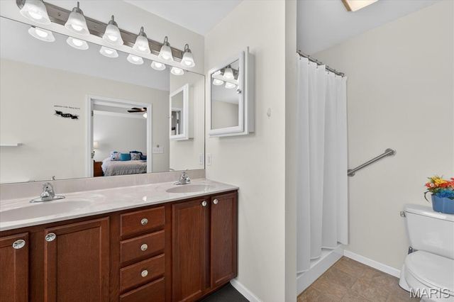 5037 Bristol Hill Dr, O'fallon, IL 62269