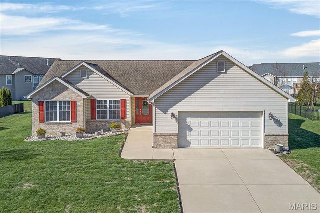 5037 Bristol Hill Dr, O'fallon, IL 62269