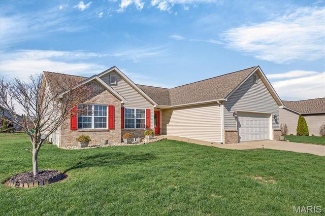 5037 Bristol Hill Dr, O'fallon, IL 62269