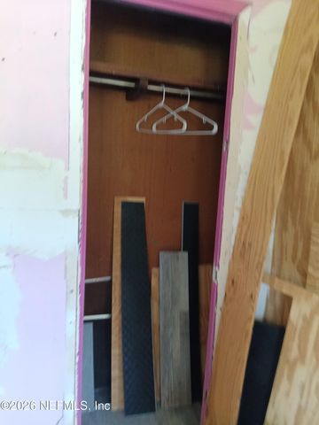 147 2ND Way, Interlachen, FL 32148