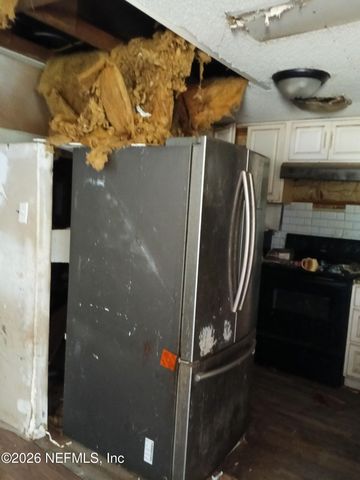 147 2ND Way, Interlachen, FL 32148