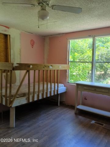 147 2ND Way, Interlachen, FL 32148