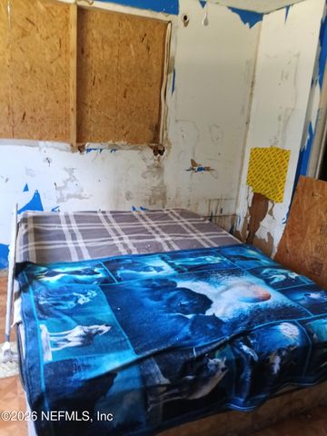 147 2ND Way, Interlachen, FL 32148