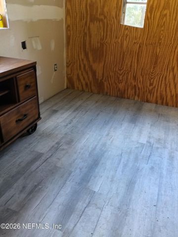 147 2ND Way, Interlachen, FL 32148