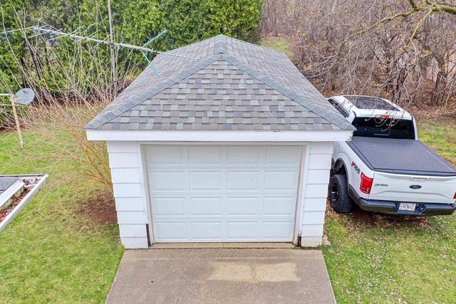 801 CAROLINE STREET, Neenah, WI 54956