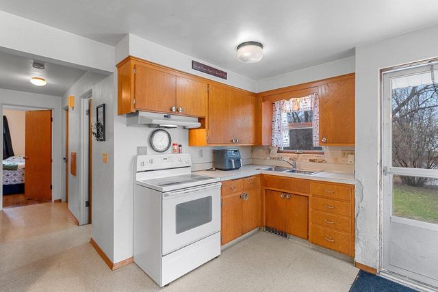 801 CAROLINE STREET, Neenah, WI 54956