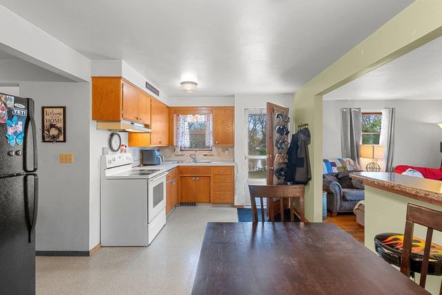 801 CAROLINE STREET, Neenah, WI 54956