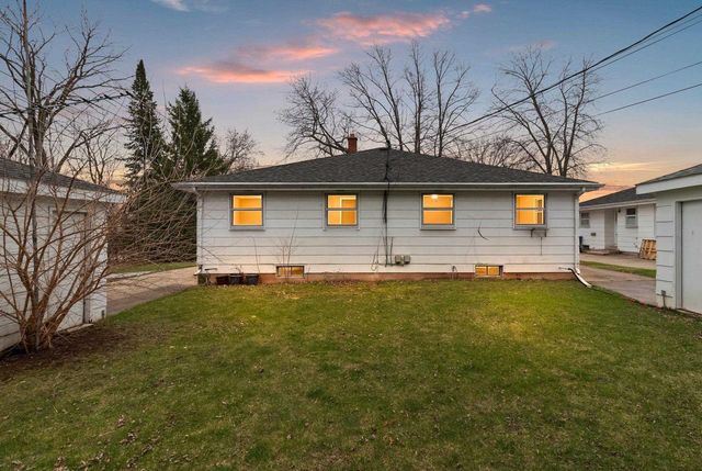 801 CAROLINE STREET, Neenah, WI 54956
