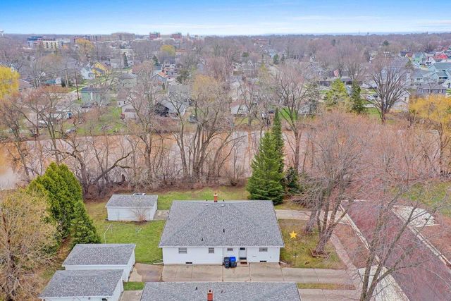 801 CAROLINE STREET, Neenah, WI 54956