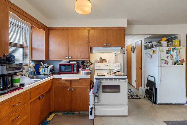 801 CAROLINE STREET, Neenah, WI 54956