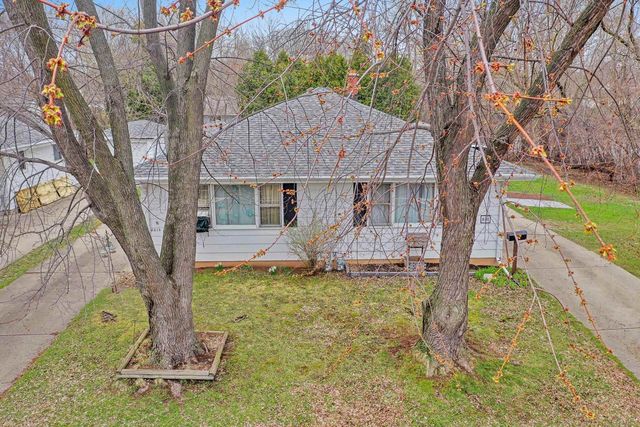 801 CAROLINE STREET, Neenah, WI 54956
