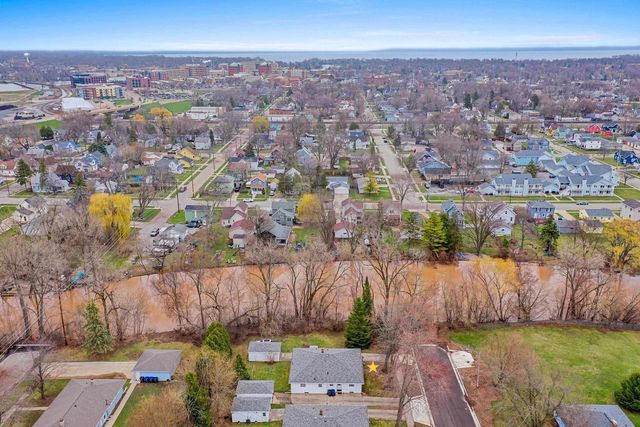 801 CAROLINE STREET, Neenah, WI 54956