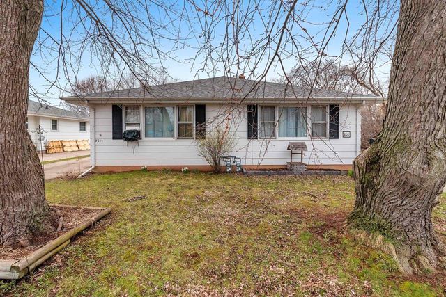 801 CAROLINE STREET, Neenah, WI 54956