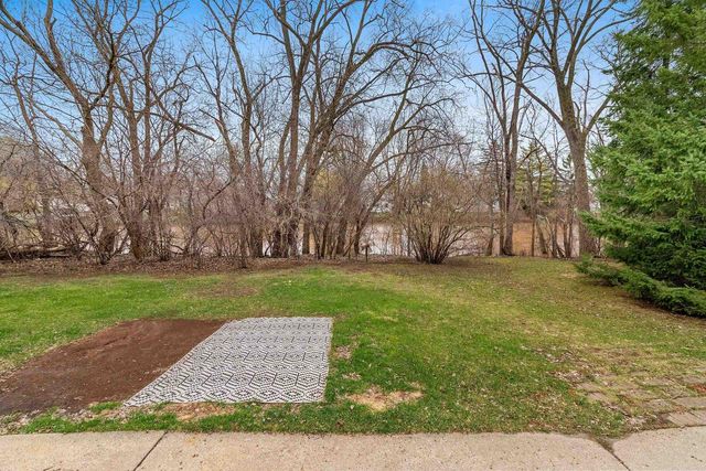 801 CAROLINE STREET, Neenah, WI 54956