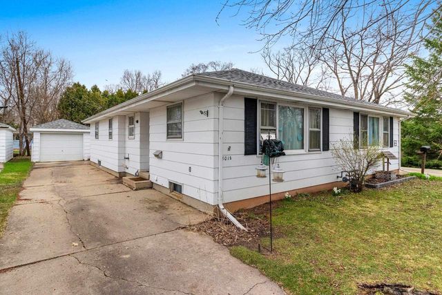 801 CAROLINE STREET, Neenah, WI 54956