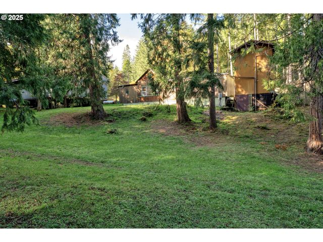 72792 Shoestring Rd, Cottage Grove, OR 97424