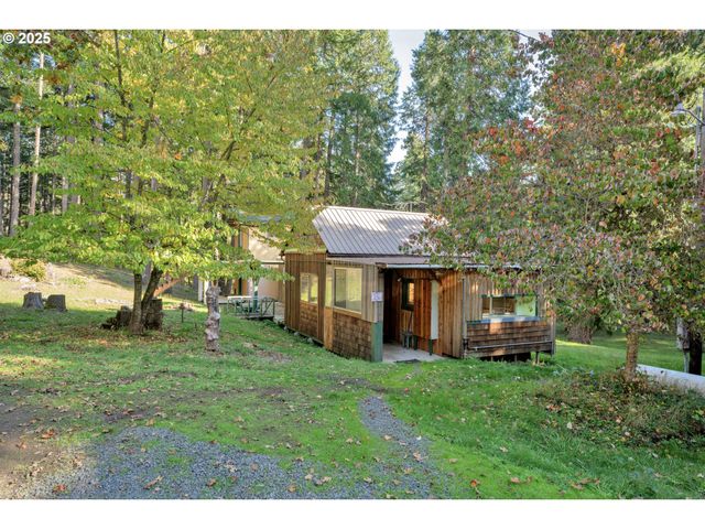 72792 Shoestring Rd, Cottage Grove, OR 97424