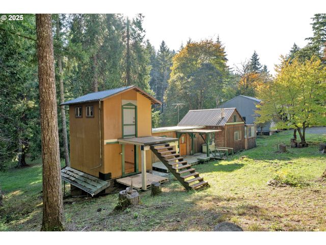 72792 Shoestring Rd, Cottage Grove, OR 97424