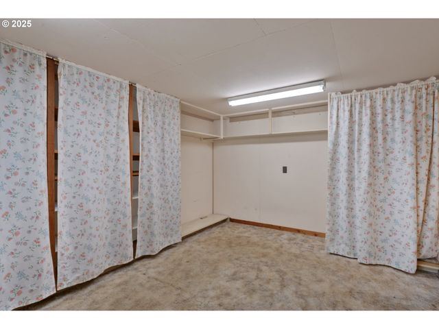 72792 Shoestring Rd, Cottage Grove, OR 97424