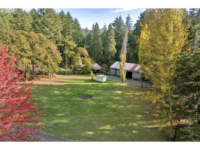 72792 Shoestring Rd, Cottage Grove, OR 97424