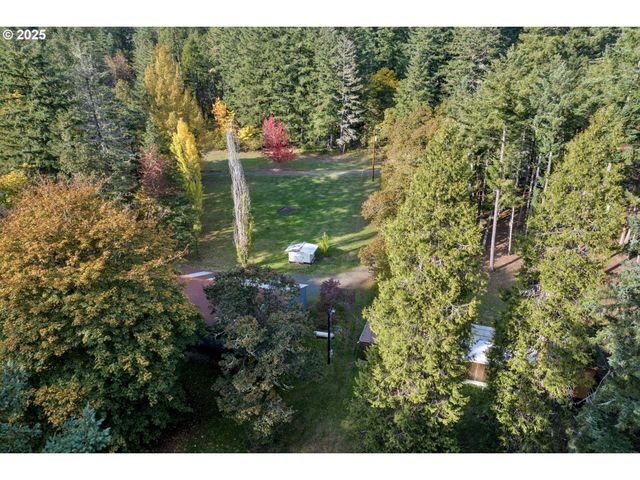 72792 Shoestring Rd, Cottage Grove, OR 97424