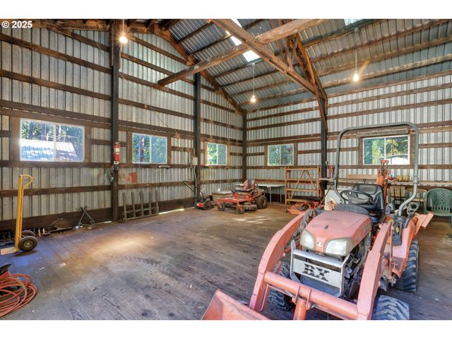 72792 Shoestring Rd, Cottage Grove, OR 97424