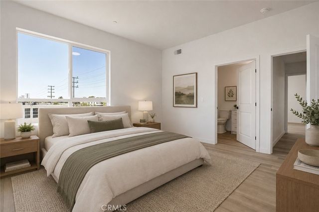 14810 Delano Street 204, Van Nuys, CA 91411
