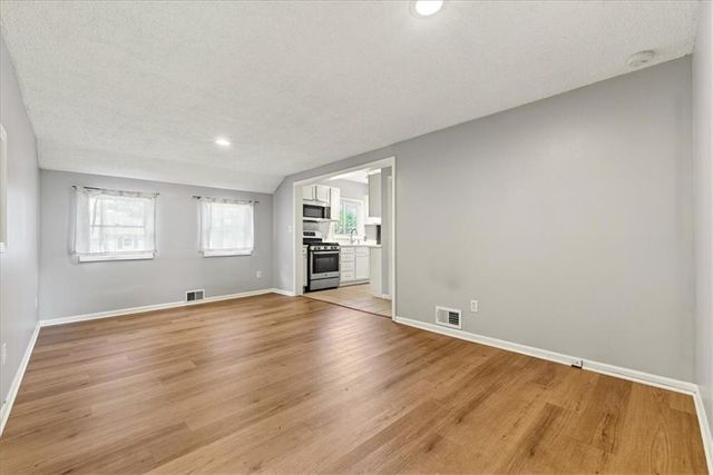 7617 W 63rd Terrace, Overland Park, KS 66202