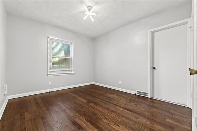 7617 W 63rd Terrace, Overland Park, KS 66202