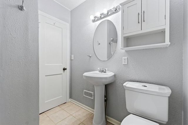 7617 W 63rd Terrace, Overland Park, KS 66202