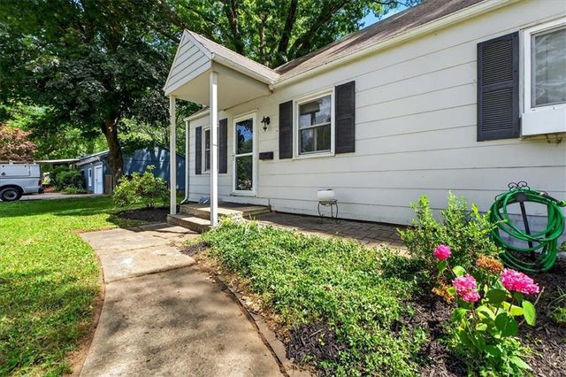 7617 W 63rd Terrace, Overland Park, KS 66202