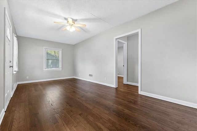 7617 W 63rd Terrace, Overland Park, KS 66202