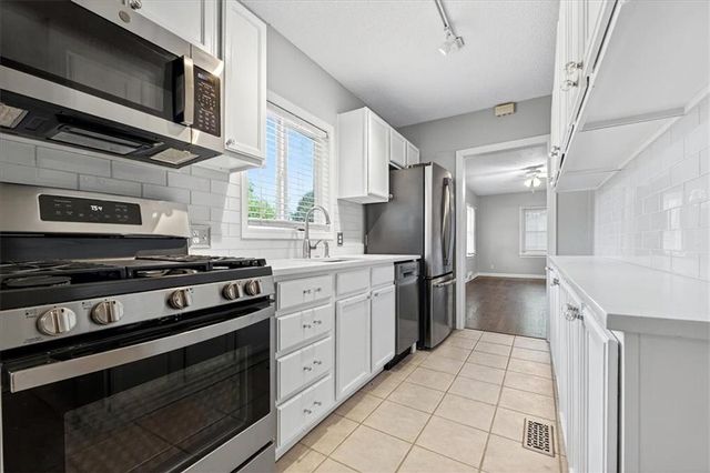 7617 W 63rd Terrace, Overland Park, KS 66202