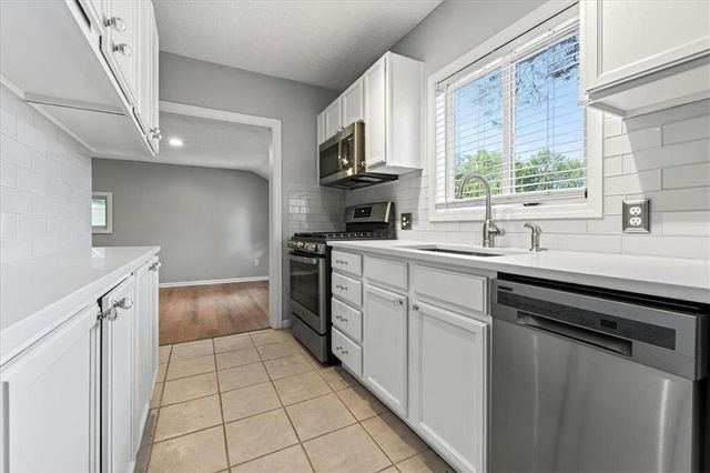 7617 W 63rd Terrace, Overland Park, KS 66202