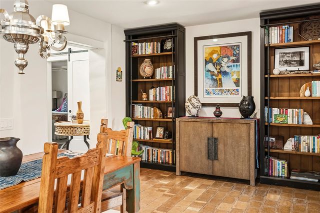 317 Calle Loma Norte, Santa Fe, NM 87501