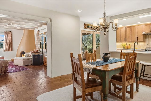 317 Calle Loma Norte, Santa Fe, NM 87501