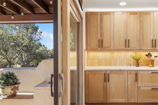 317 Calle Loma Norte, Santa Fe, NM 87501