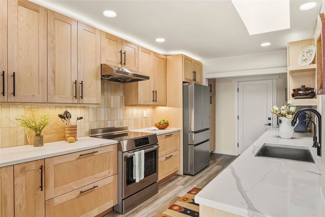 317 Calle Loma Norte, Santa Fe, NM 87501